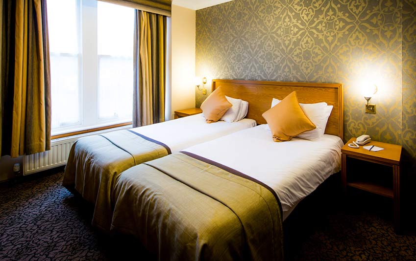 Twin beds at Queens Hotel Dundee